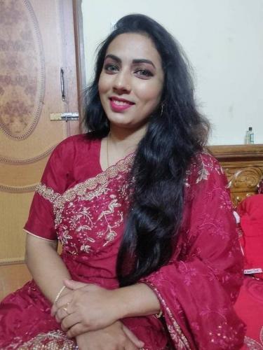 Mature Indian Bhabhi Naked And Ready For Sex