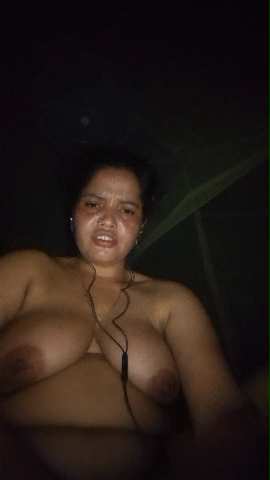 Bengali Aunty Video Call To Lover Showing Her Nude Body