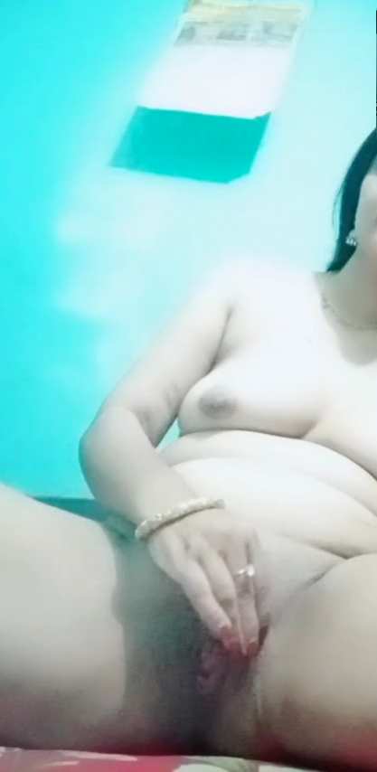 Bhabhi Spreading Pussy And Showing Wet Vagina