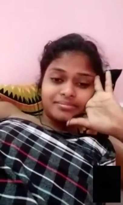 College Girlfriend Showing Boobs On Video Call