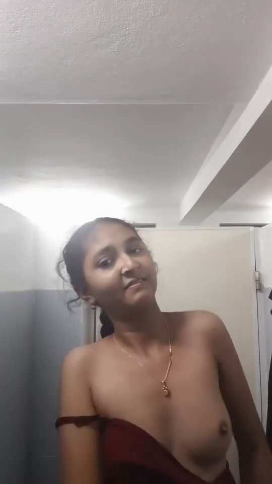 Cute Girlfriend Hot Boobs Showing Viral Video Making