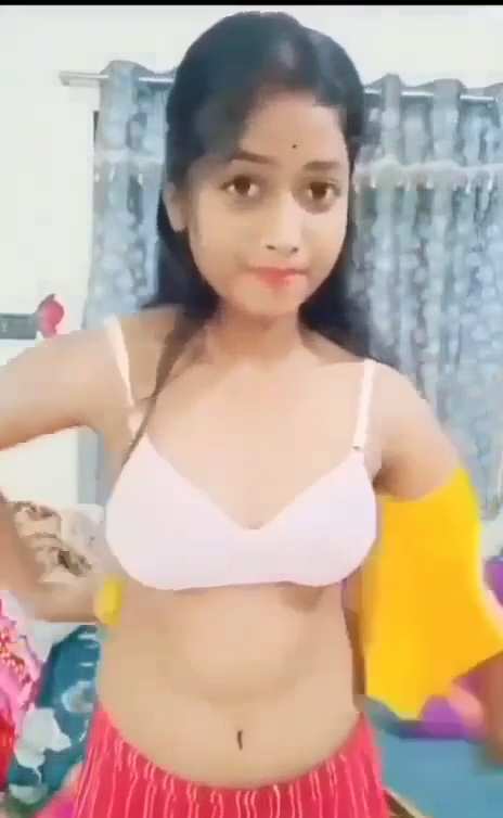 Girlfriend In Saree Did Striptease Nude Viral Show