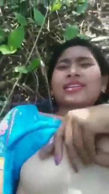 Manipuri College Girl Caught In Park By Local Guys