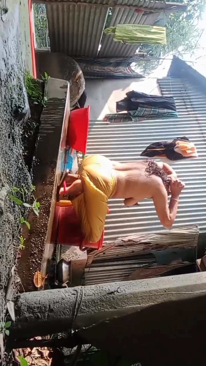 Neighbor Bengali Aunty Bathing Outdoor Caught On Camera