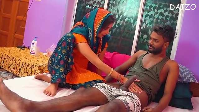 Neighbor Bhabhi Sex Scandal Video With Young Guy
