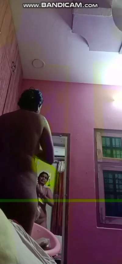 Sister After Bath Nude Wet Body Showing Before Dressing
