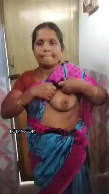 Tamil Aunty Lifts Blouse And Shows Boobs Before Blowjob