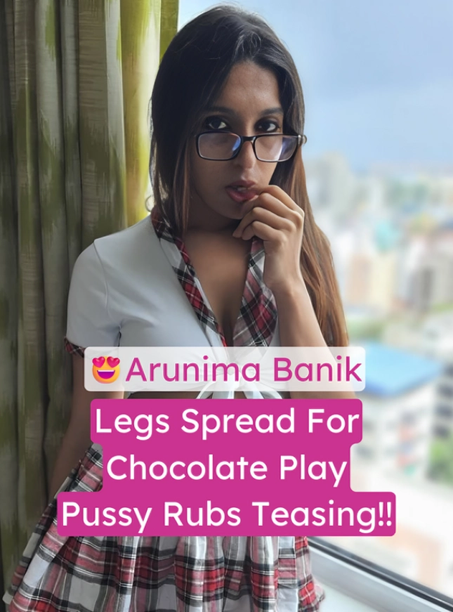 Arunima Banik Nude Cam Show Spreads Legs and Rubs Chocolate on Pussy