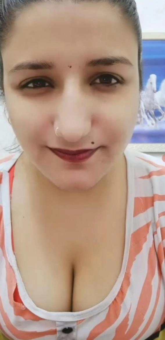 Cute Bhabhi Nude Chamet Cam Show Fingering Her Juicy Pussy Live