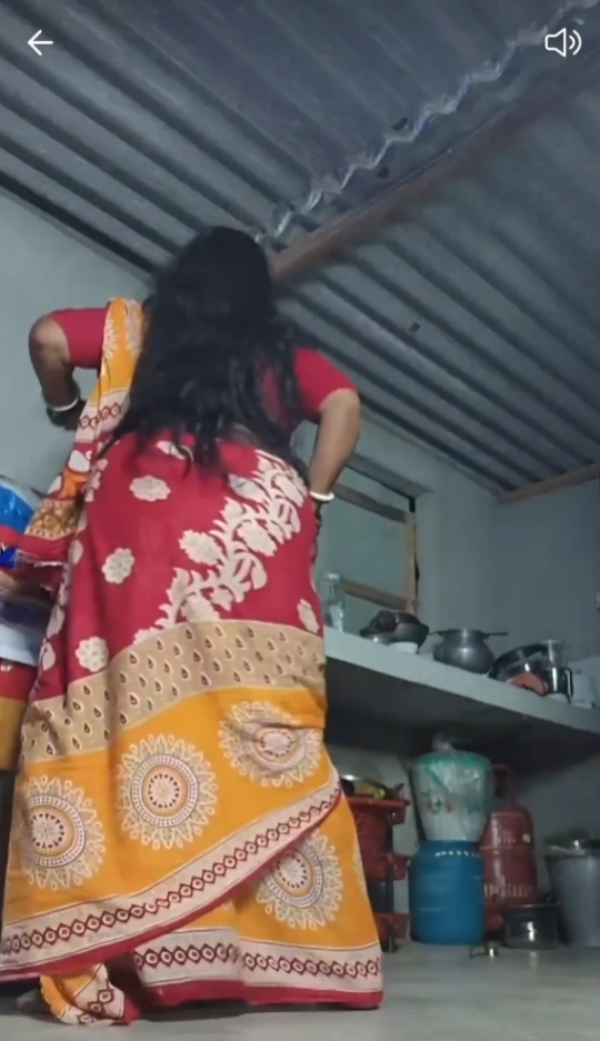 Desi Aunty Tango Live Sex with Vibrator