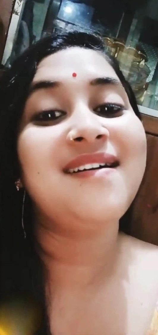 Desi Bhabhi Nude Video Call Sex Showing Her Boobs When Husband Is Away
