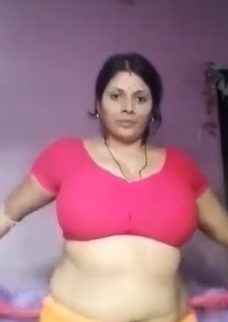 Desi Bhabhi Saree FULL OPEN Nude Video