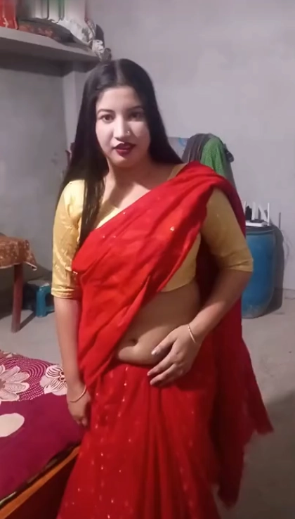 Desi Bhabhi in Saree Sucks Boobs and Gets Fucked by a Lover
