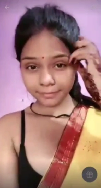 Desi Girl Nude Saree Strip Hairy Pussy Spread