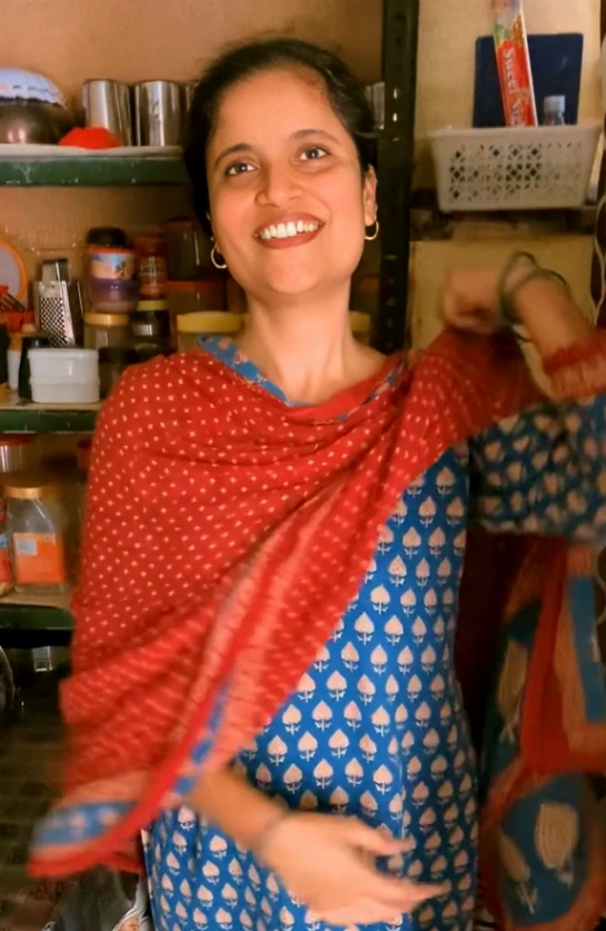Desi Wife Topless Boob Show and Blowjob