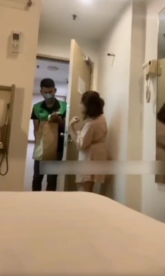 Horny Desi Babe Seducing and Fucking the Delivery Guy