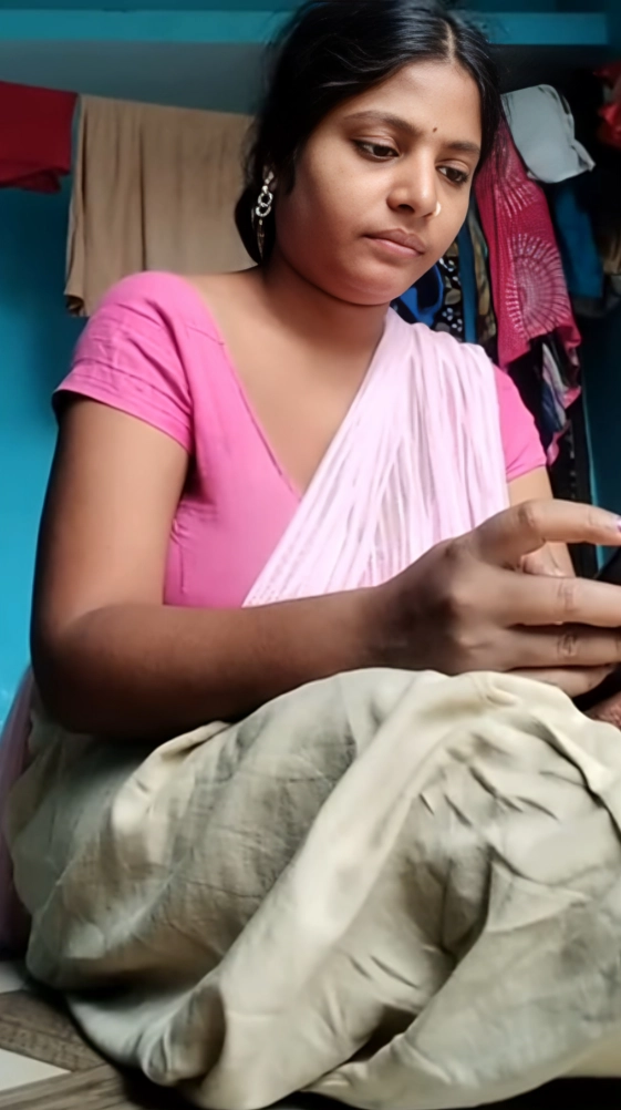Husan Ki Pari Live Show Big Boobs Fingering Video