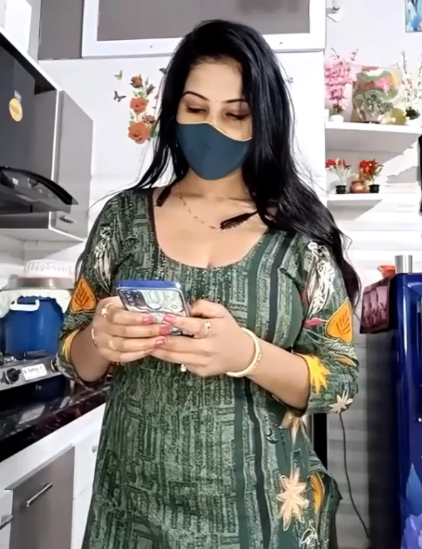 Indian Wife Boobs Flash Kitchen MMS – Cheating Sex Video