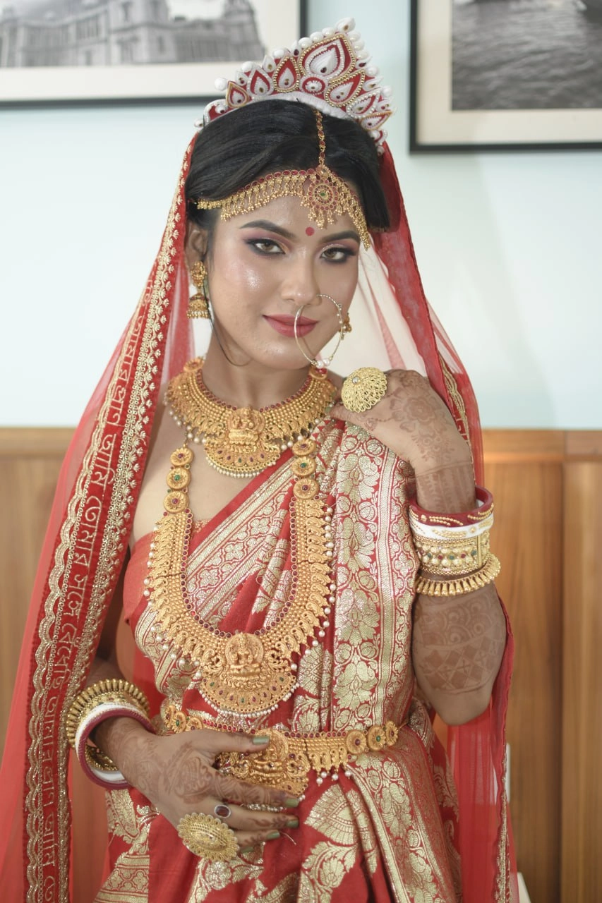 Moumita Saha Full Nude Bengali Saree Stripping Photoshoot