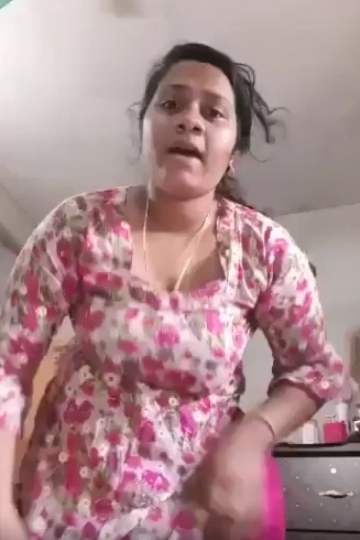 Nude Bhabhi Shows Wet Pussy on Live Videocall – Leaked Desi Sex