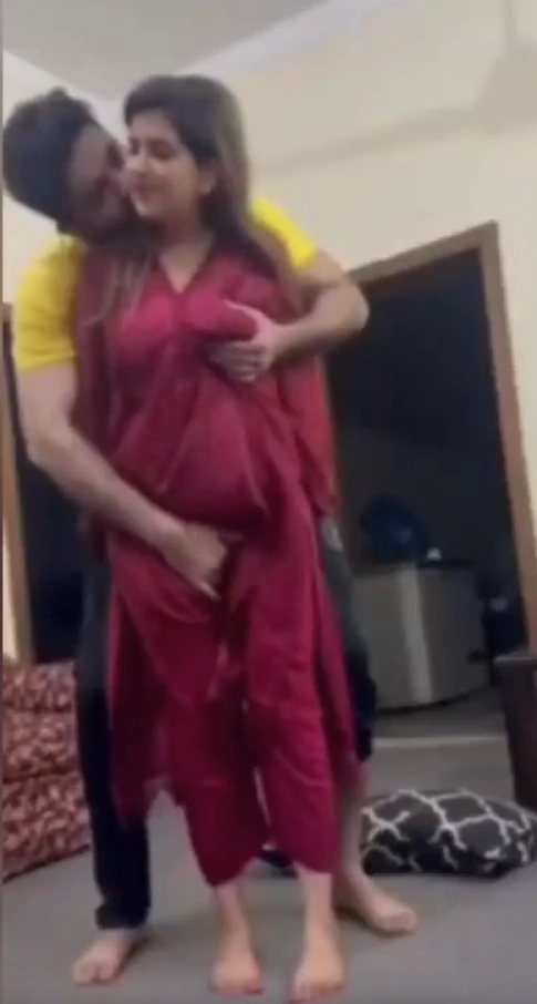 Pakistani Couple Leaked Romance Video Sucking Boobs And Fingering Pussy