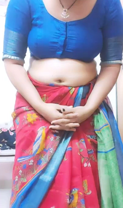Sexy Desi Bhabhi Showing Boobs and Fingering Pussy