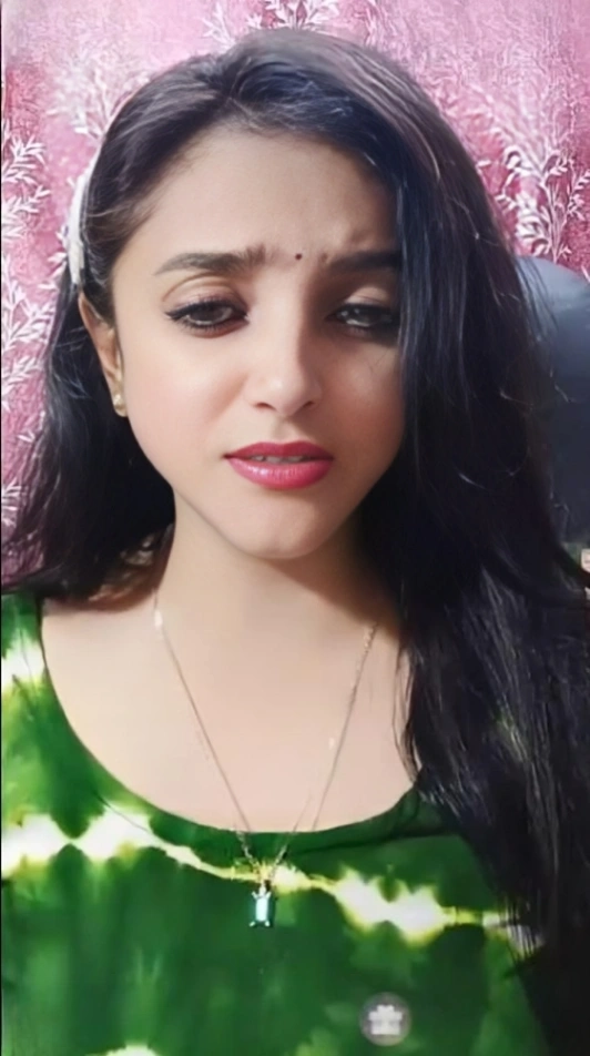 Sexy Indian Girl Nude Cam Show Showing Her Boobs on Chamet