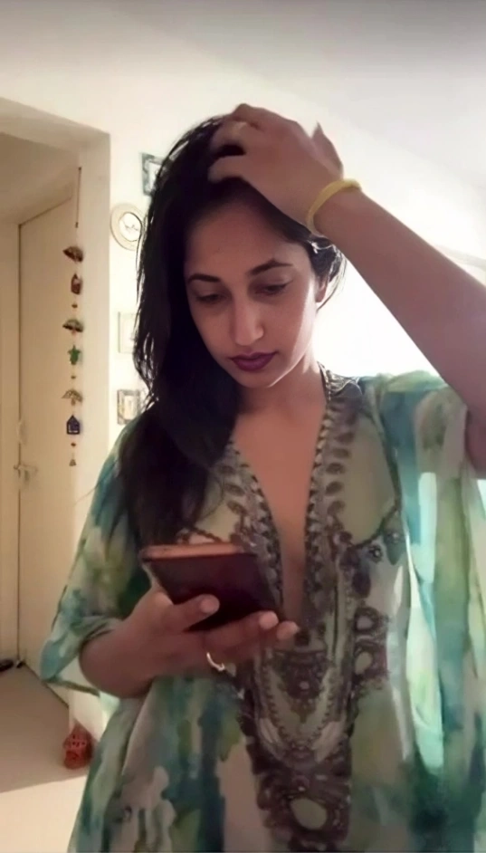 Tango Live Boobs See-Through Clips with Face