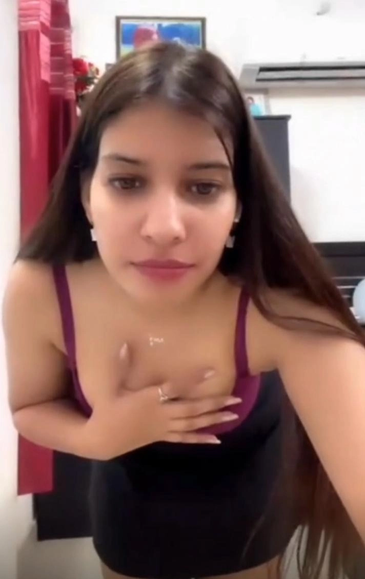 Tango Live Girl Flashing Boobs and Tits on Cam