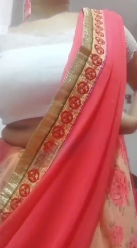 Watch Bengali GF remove saree reveal boobs and pussy fucking