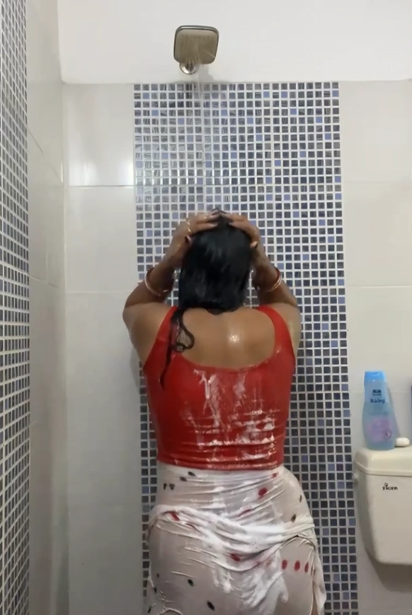 Watch Curvy Desi Bhabhi Nude in Shower
