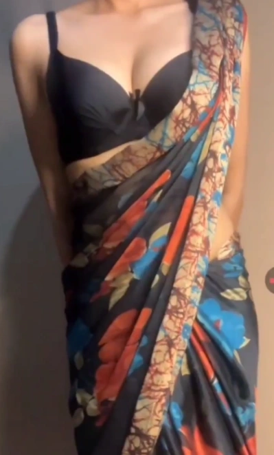 Watch Hot Indian WhatsApp Cam Girl Saree XXX Video