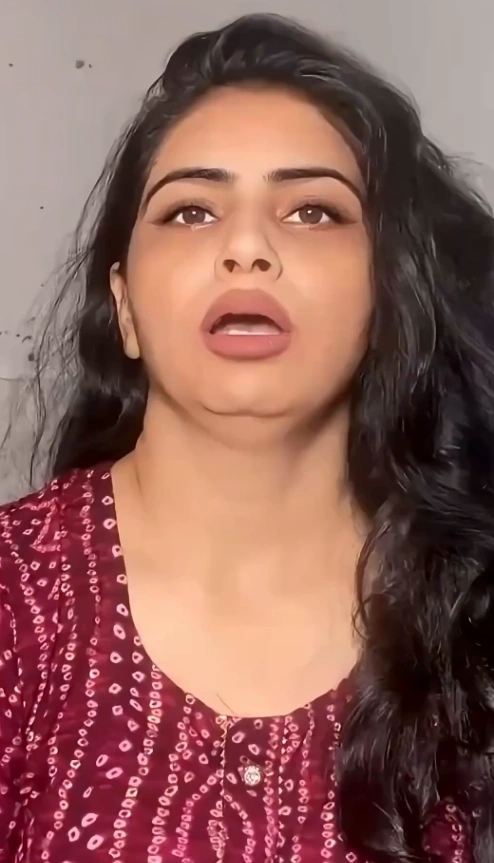 Watch Riya Malhotra XXX Nude Strips and Teases Her Pussy
